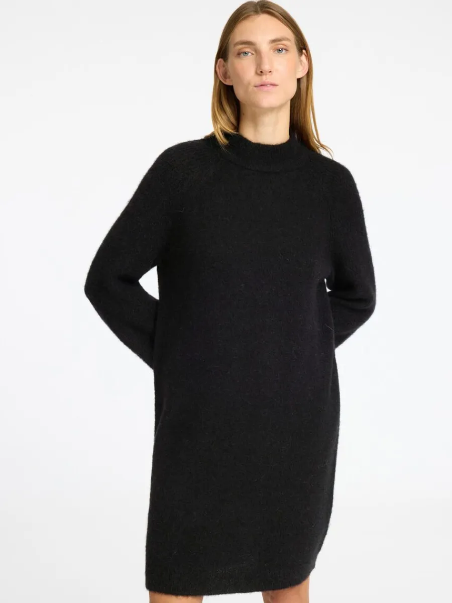 stickad_kort_klnning_2-2.webp SELECTED STICKAD KORT KLÄNNING Black New