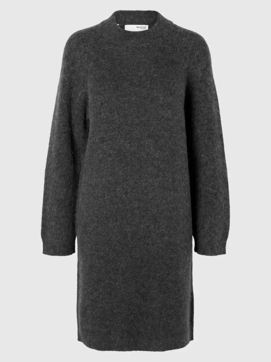 stickad_kort_klnning_5.webp SELECTED STICKAD KORT KLÄNNING Grey Store