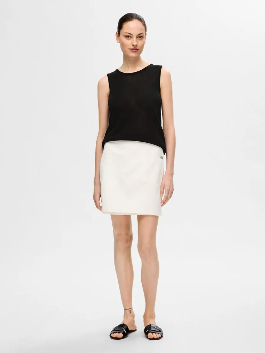 stickad_linne_1-4.webp SELECTED STICKAD LINNE Black Best