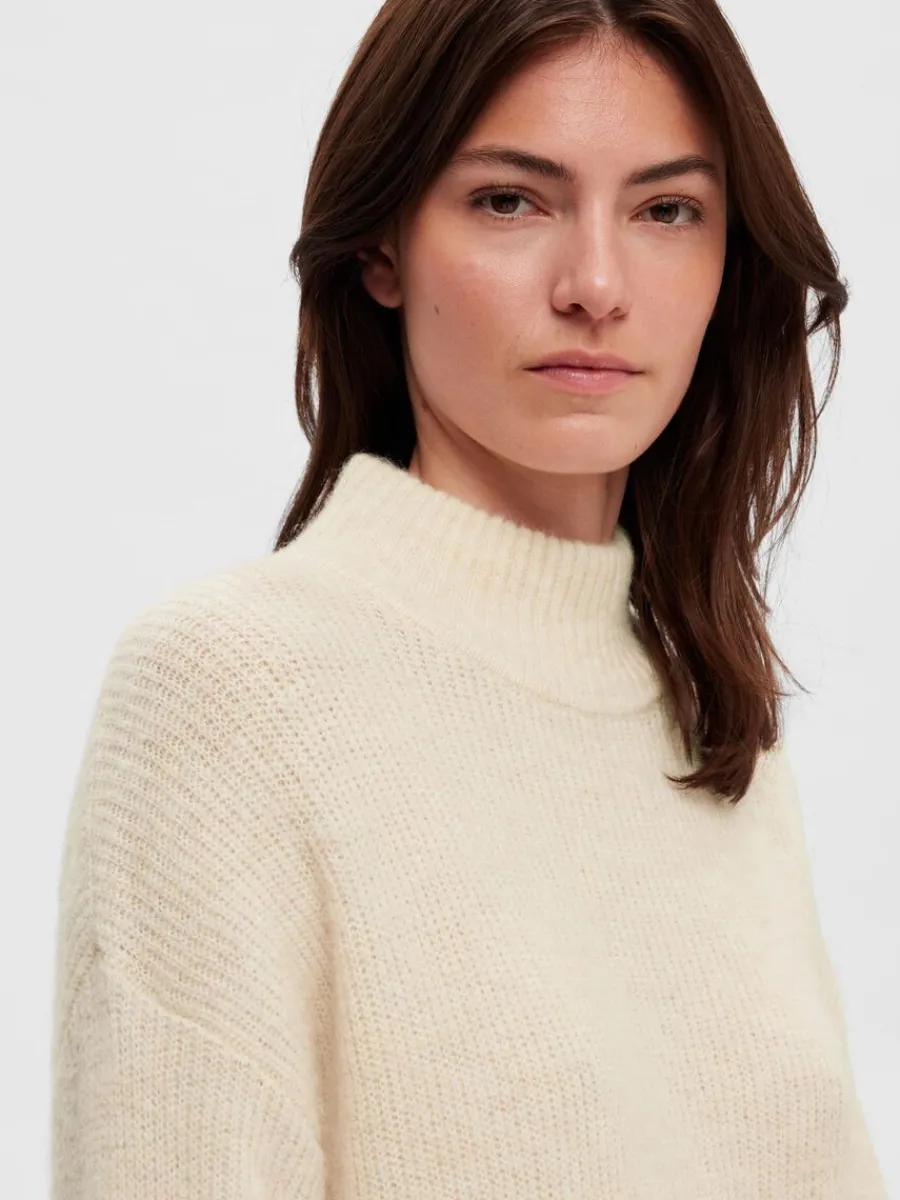 stickad_maxiklnning_3.webp SELECTED STICKAD MAXIKLÄNNING Beige Flash Sale