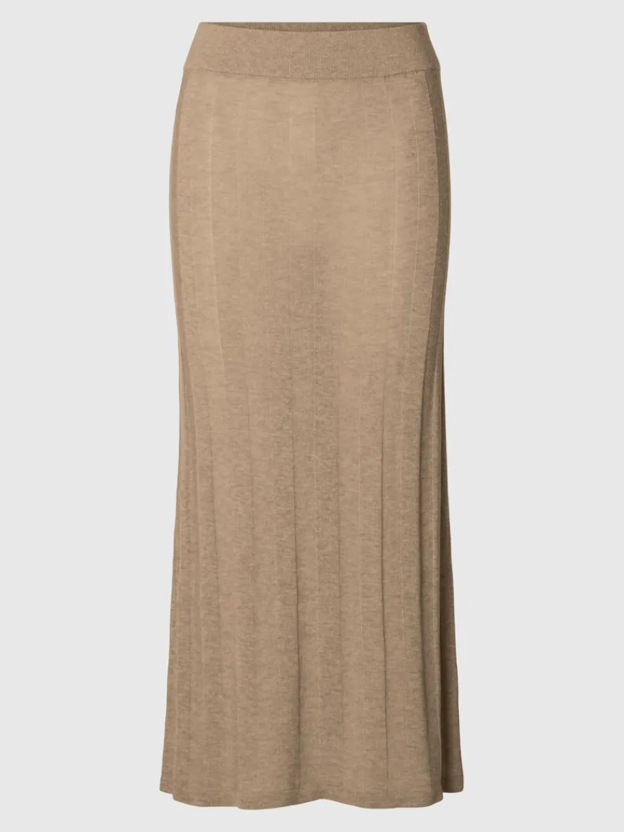 stickad_midikjol_0-1.webp SELECTED STICKAD MIDIKJOL Beige Cheap