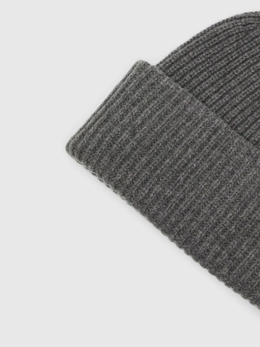 stickad_mssa_1-3.webp SELECTED STICKAD MÖSSA Grey Discount