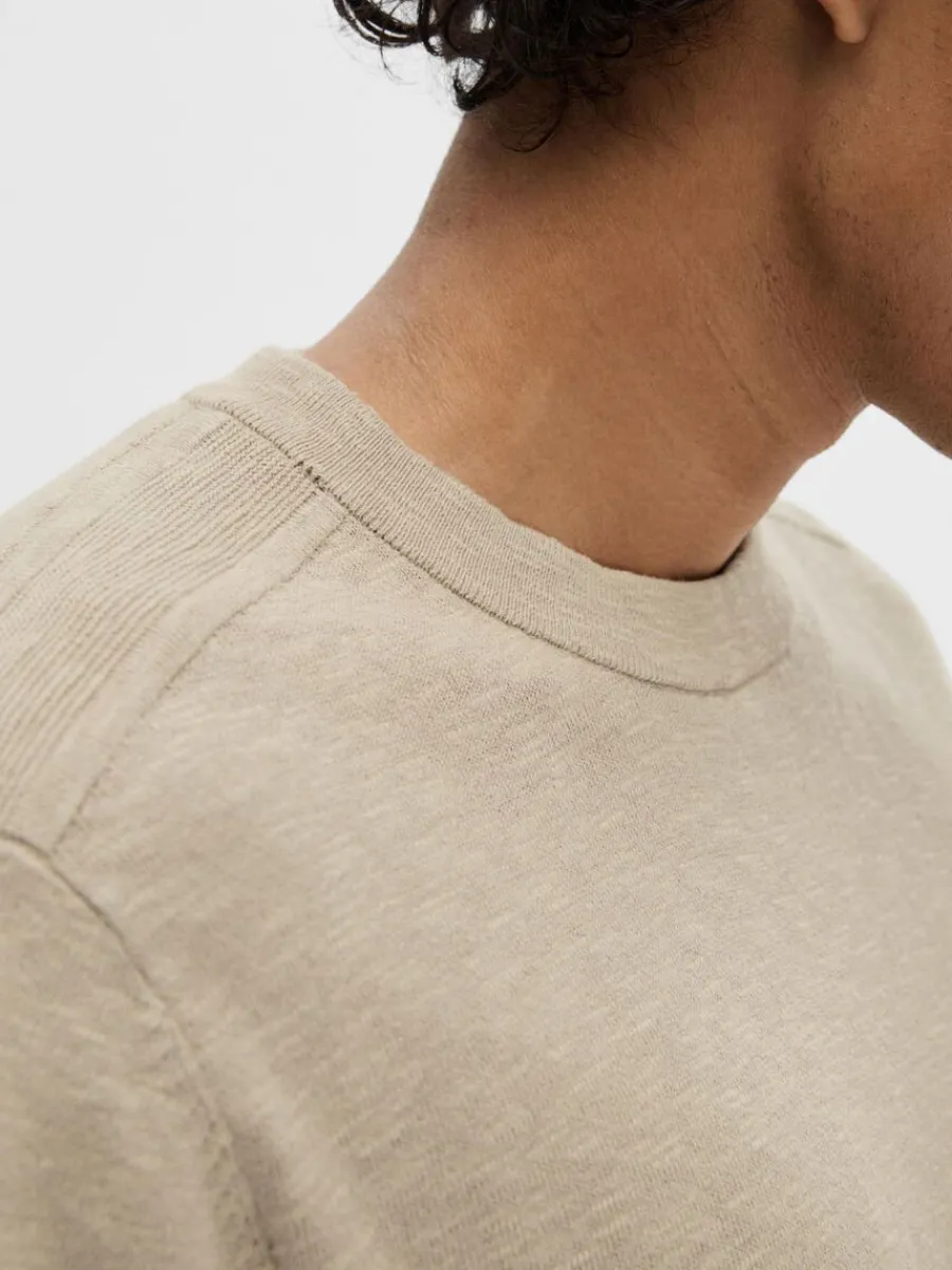 stickad_tshirt_3.webp SELECTED STICKAD T-SHIRT Beige Hot