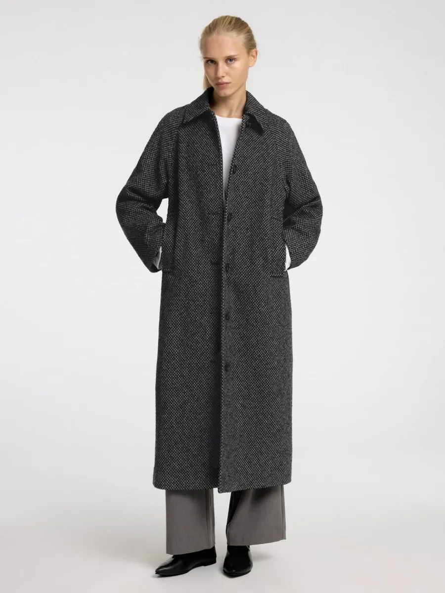 strukturerad_lng_kappa_0.webp SELECTED STRUKTURERAD LÅNG KAPPA Grey Discount