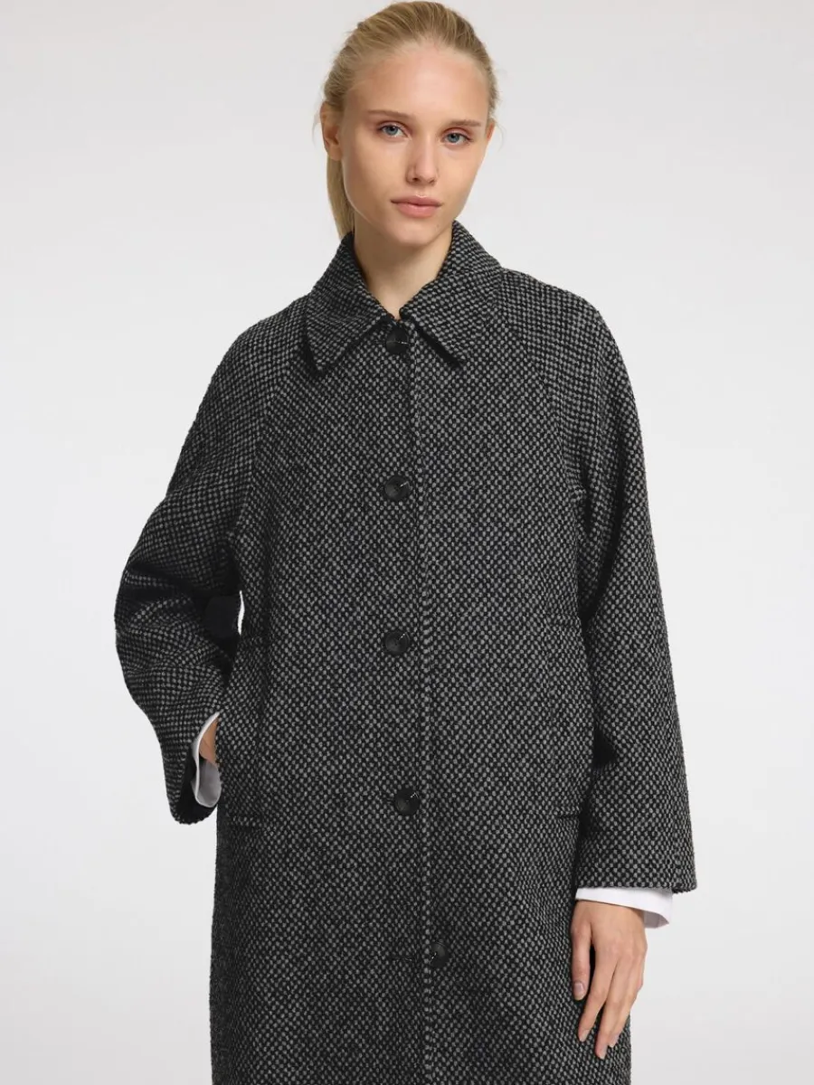 strukturerad_lng_kappa_3.webp SELECTED STRUKTURERAD LÅNG KAPPA Grey Discount