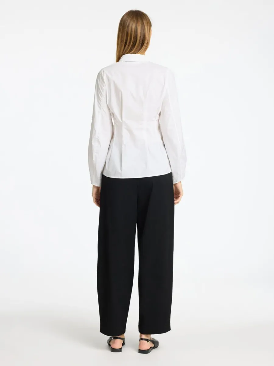 strukturerad_skjorta_4.webp SELECTED STRUKTURERAD SKJORTA White Fashion