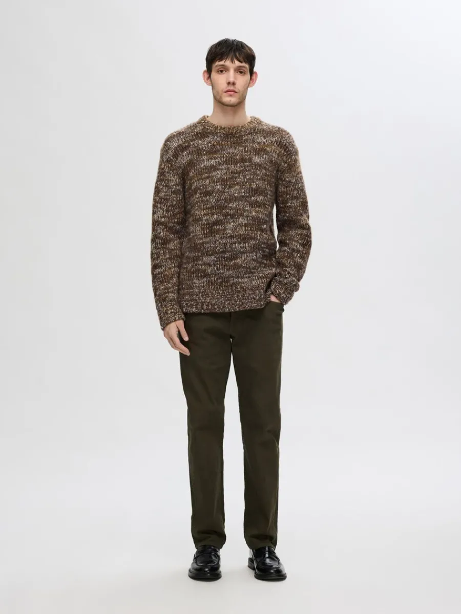 strukturerad_stickad_trja_1-3.webp SELECTED STRUKTURERAD STICKAD TRÖJA Brown Shop