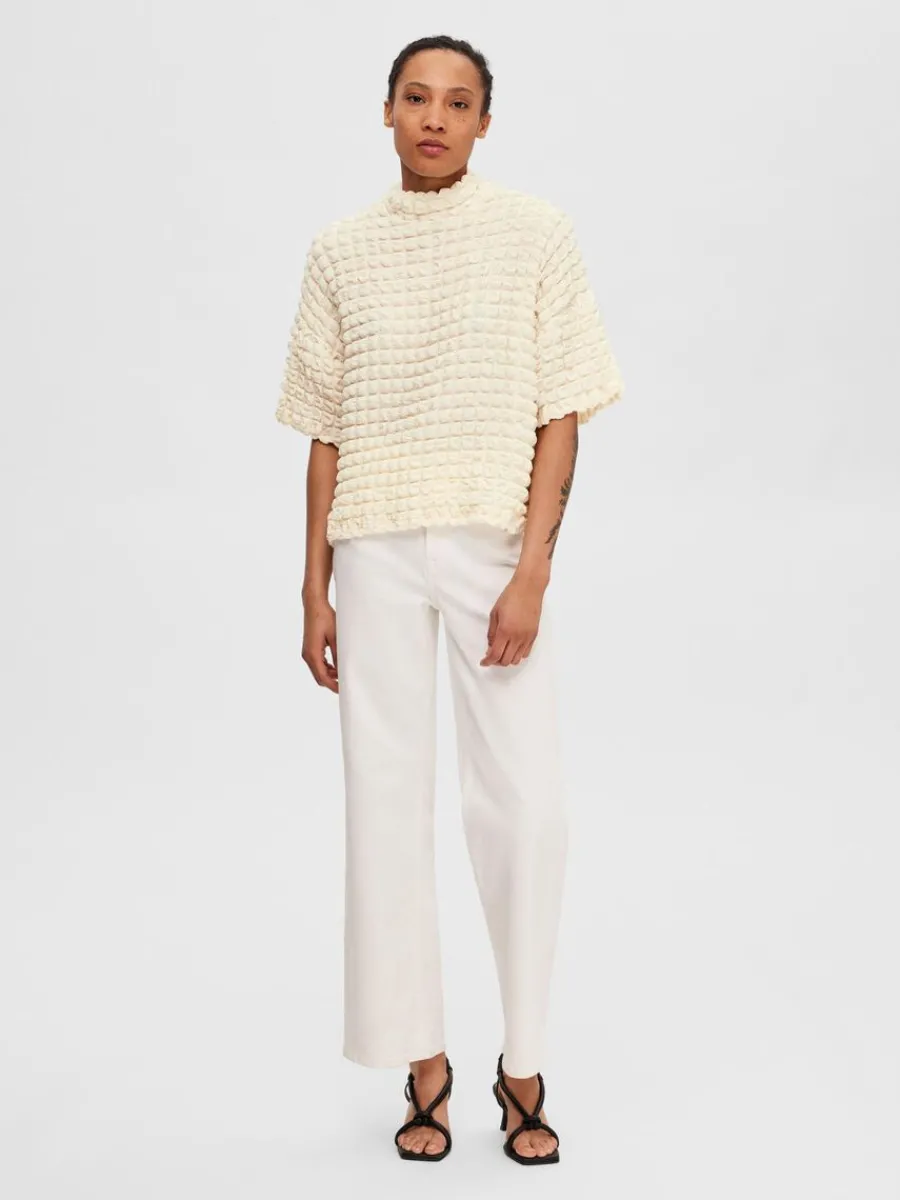 texturerad_kortrmad_topp_1-1.webp SELECTED TEXTURERAD KORTÄRMAD TOPP White Shop