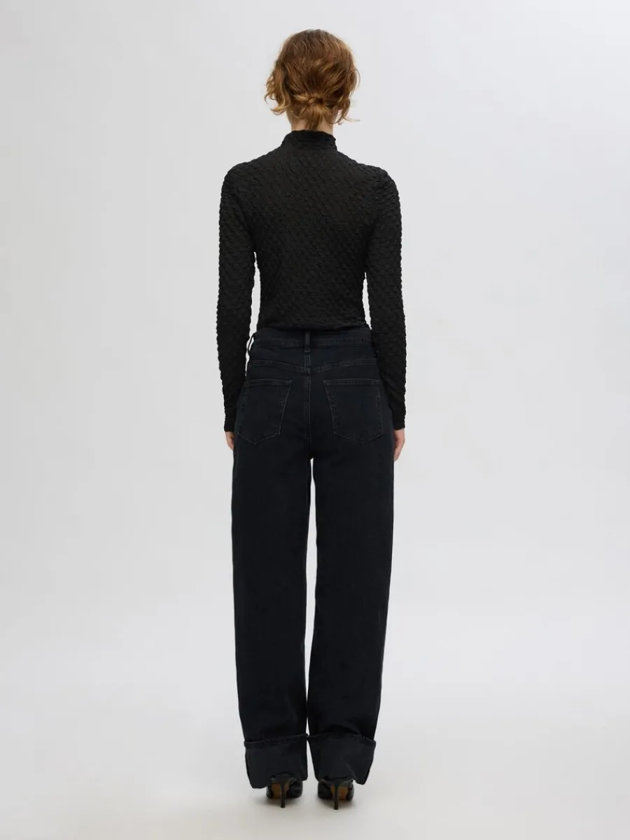 texturerad_lngrmad_topp_3-1.webp SELECTED TEXTURERAD LÅNGÄRMAD TOPP Black New