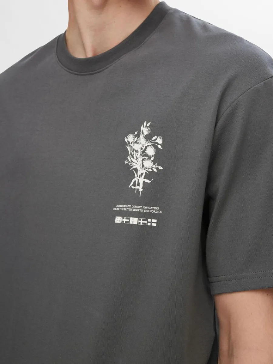 tryckt_bomulls_tshirt_3-1.webp SELECTED TRYCKT BOMULLS T-SHIRT Grey Hot