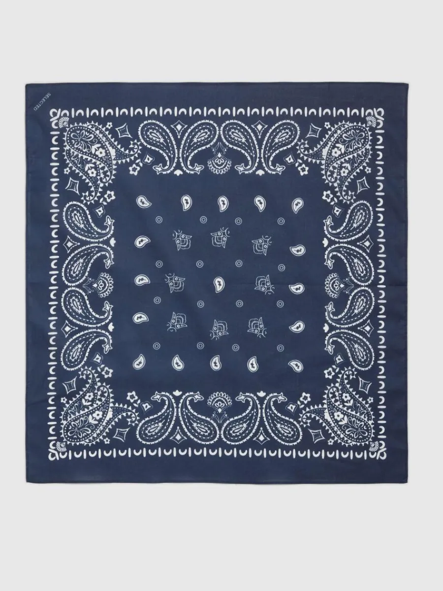 tryckta_halsduk_2-4.webp SELECTED TRYCKTA HALSDUK Blue Sale