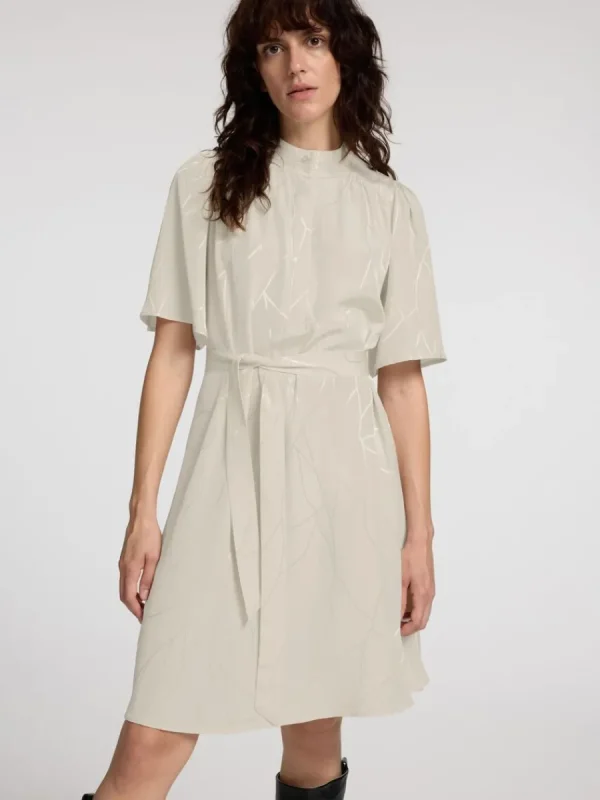 SELECTED TRYCKTA KORT KLÄNNING Beige Hot