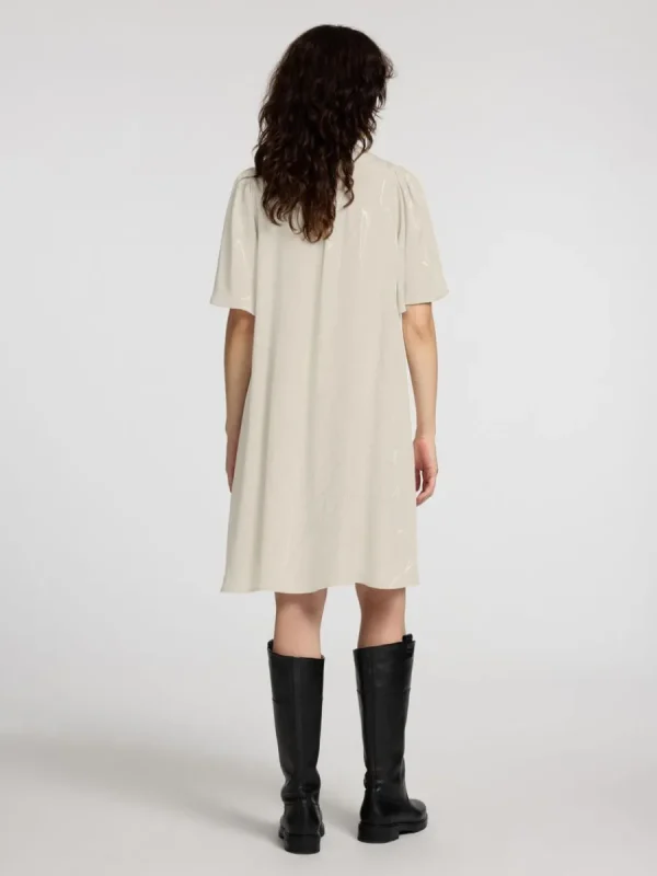 SELECTED TRYCKTA KORT KLÄNNING Beige Hot