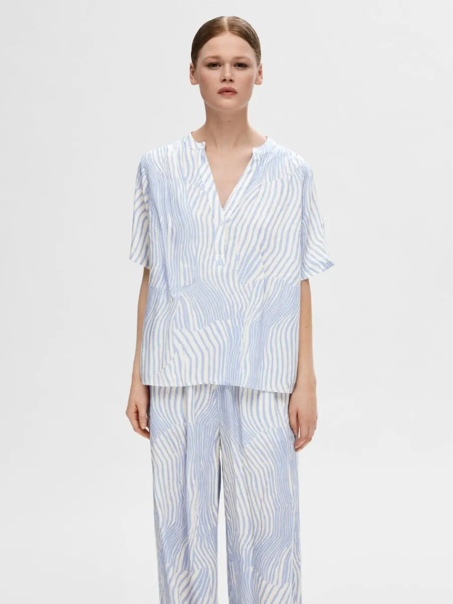 tryckta_kortrmad_topp_0.webp SELECTED TRYCKTA KORTÄRMAD TOPP Blue New