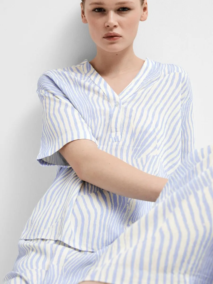 tryckta_kortrmad_topp_2.webp SELECTED TRYCKTA KORTÄRMAD TOPP Blue New