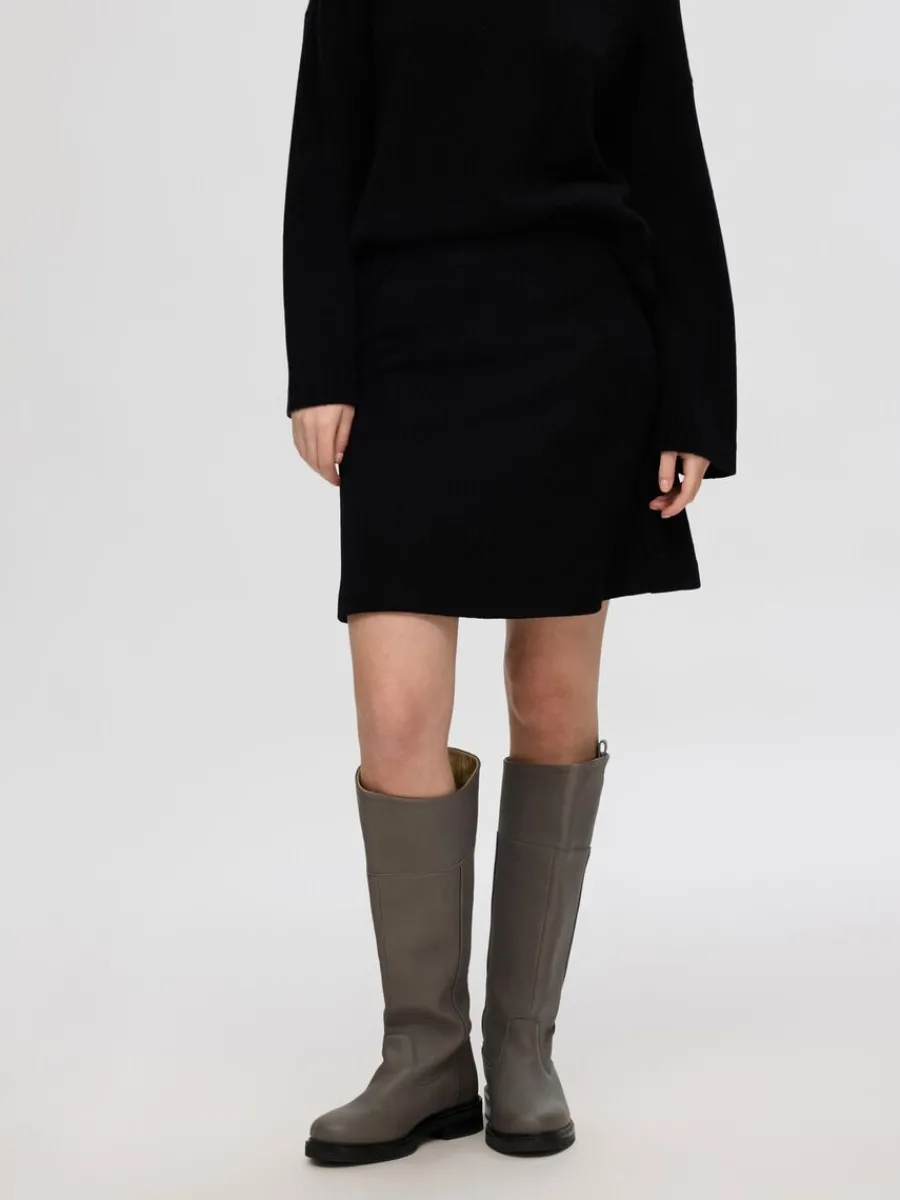 ull_minikjol_1.webp SELECTED 100% ULL MINIKJOL Black Shop