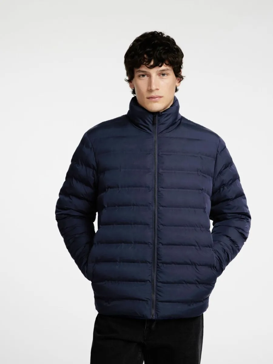 vadderad_quiltad_jacka_3-1.webp SELECTED VADDERAD QUILTAD JACKA Blue Best