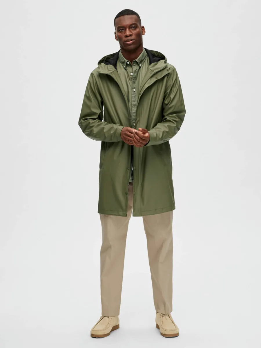 vattentt_regnjacka_2.webp SELECTED VATTENTÄT REGNJACKA Green New