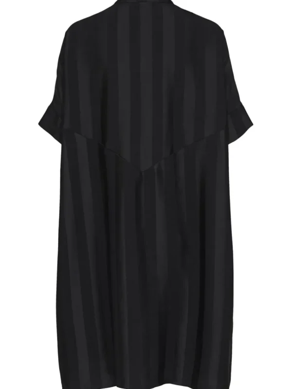 SELECTED ÖVERDIMENSIONERAD SATIN KORT KLÄNNING Black Hot