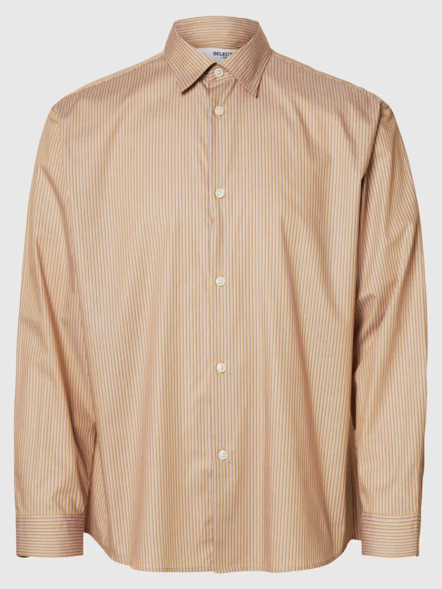 verdimensionerad_skjorta_4-5.webp SELECTED ÖVERDIMENSIONERAD SKJORTA Brown Discount