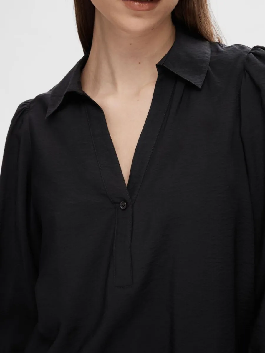 vringning_blus_3-1.webp SELECTED V-RINGNING BLUS Black Hot