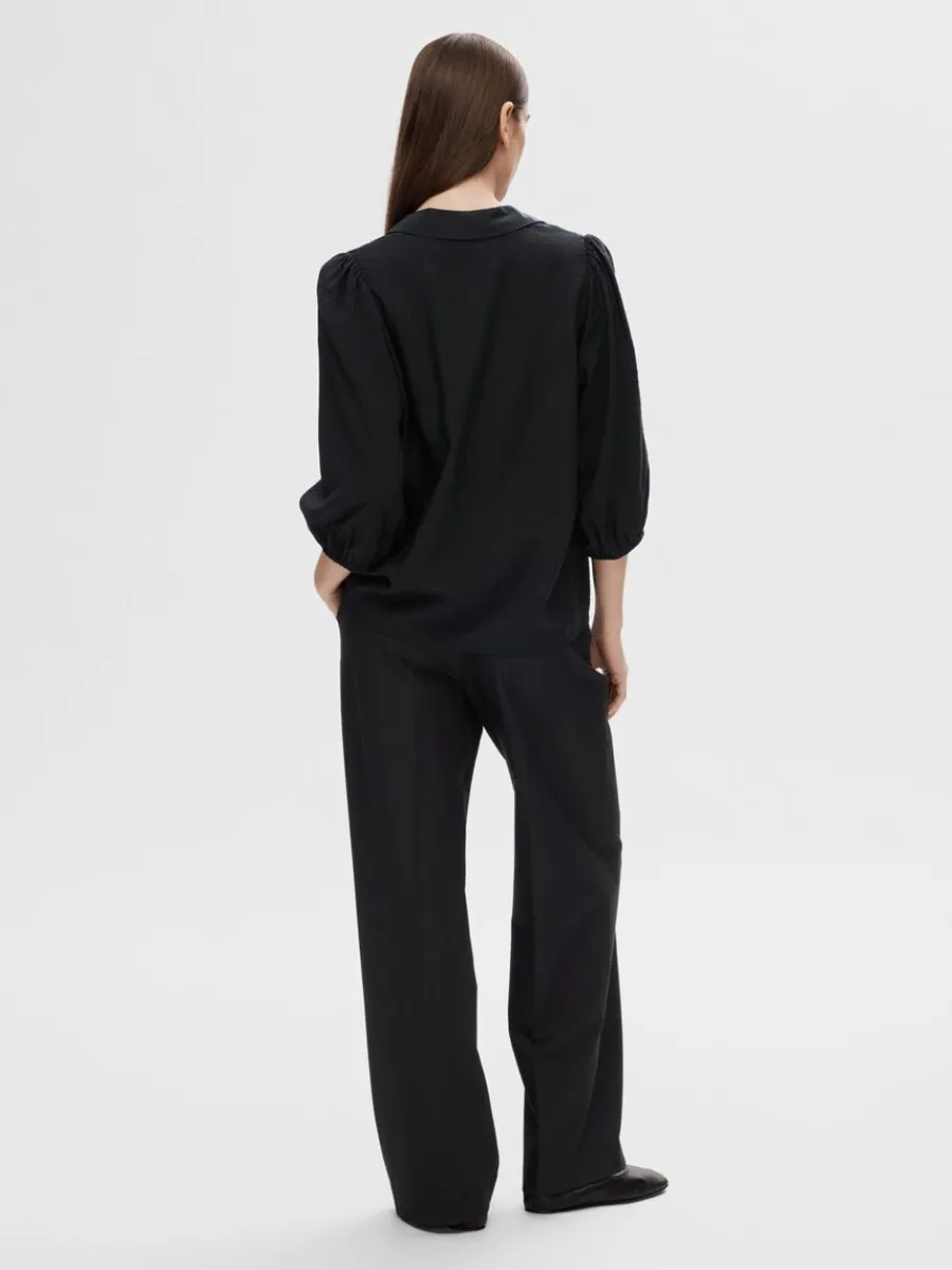 vringning_blus_4-1.webp SELECTED V-RINGNING BLUS Black Hot