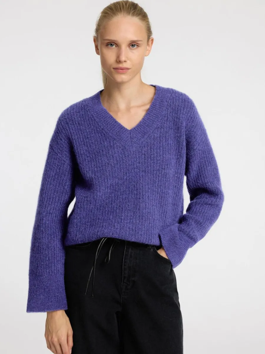 vringning_stickad_trja_2-1.webp SELECTED V-RINGNING STICKAD TRÖJA Purple Sale