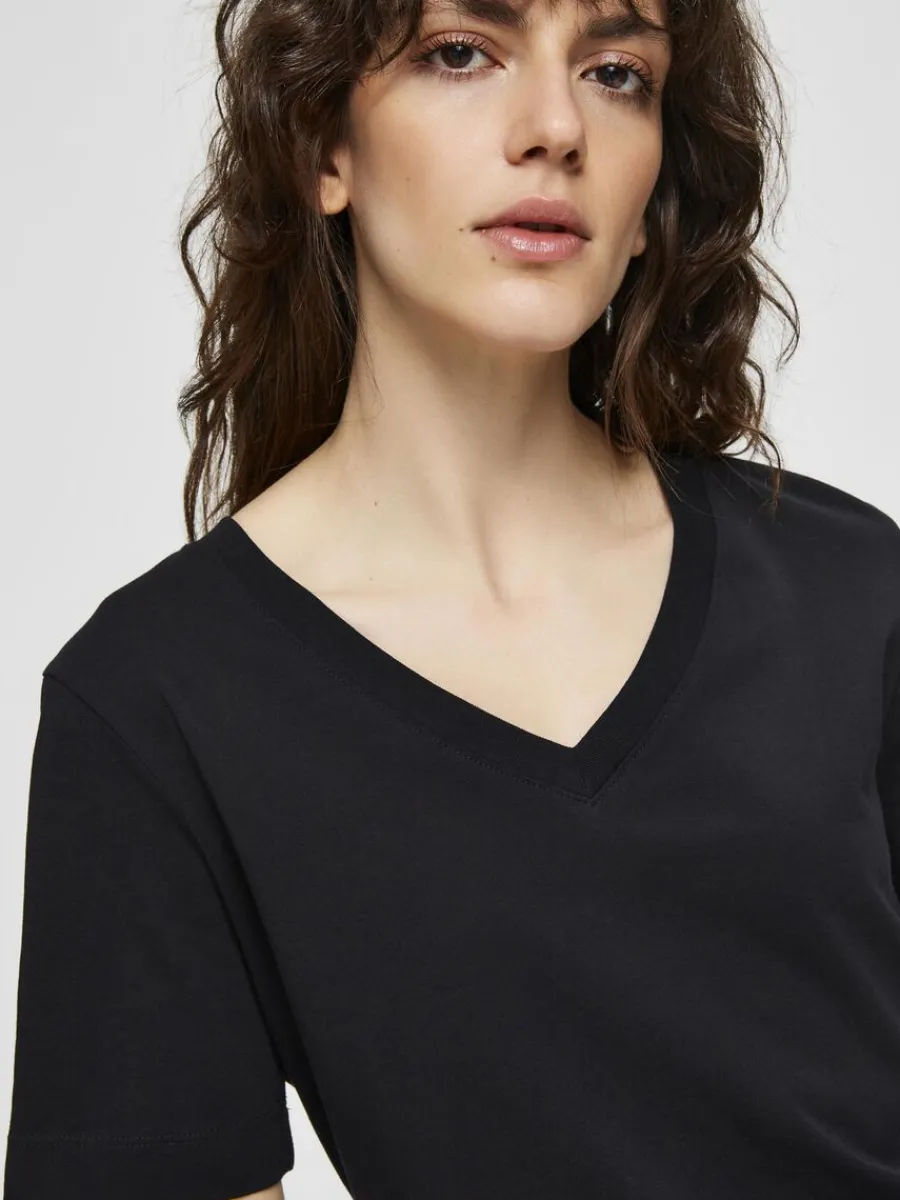 vringning_tshirt_3.webp SELECTED V-RINGNING T-SHIRT Black Best